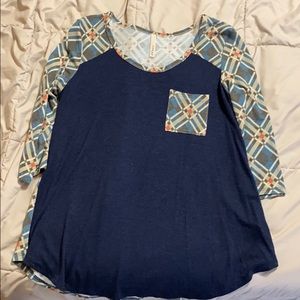 Navy/ cream checked top